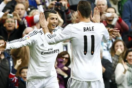 Ronaldo vượt lên trên Messi