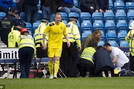 CĐV đột tử trên sân Rugby Park