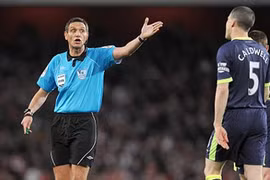 Lộ diện trọng tài trận derby Manchester