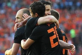 Hà Lan tìm lại niềm vui chiến thắng 