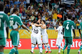 Nigeria 1- 2 Uruguay: Bẻ cánh đại bàng
