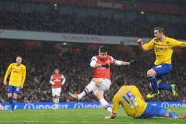 "Pháo thủ" dễ dàng bắn hạ Coventry