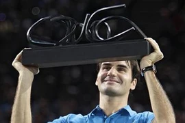 Federer lần đầu vô địch Paris Masters 