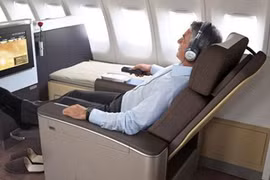 Premier League phát sóng trên cả máy bay và tàu thủy! 