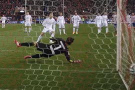 Ronaldo lập cú đúp đưa Real vào chung kết