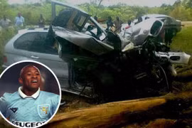 Cựu sao Premier League gãy hai chân vì tai nạn