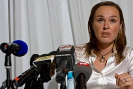 Martina Hingis làm HLV cho tài năng trẻ người Nga