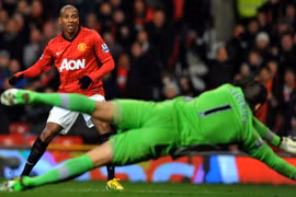 Ashley Young: Ngày rời Old Trafford không còn xa