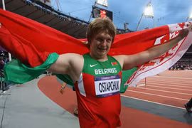 VĐV Olympic đầu tiên bị tước Huy chương vàng