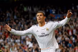 Cris Ronaldo "vượt mặt" van Nistelrooy