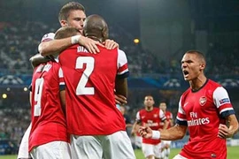 Pháo thủ giành ba điểm nhọc nhằn ngày ra quân