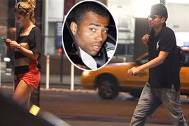 Ashley Cole đe dọa "tình địch"