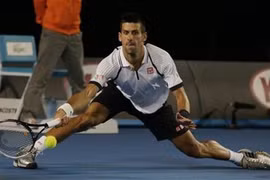 Djokovic áp sát kỷ lục của Roy Emerson