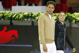 Martina Hingis bị bắt vì tội "bạo hành" chồng cũ