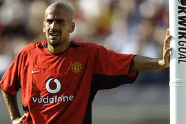 Cựu tiền vệ MU tái xuất sân cỏ