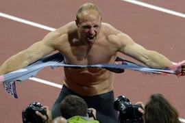 VĐV ném đĩa của Đức "phát điên" sau khi giành HCV