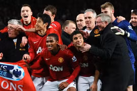 Manchester United giảm nợ nhờ chức vô địch thứ 20