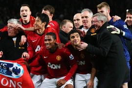 Manchester United giảm nợ nhờ chức vô địch thứ 20
