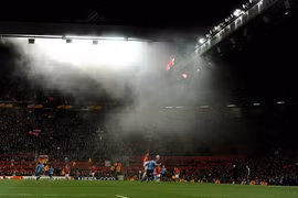 Một cựu cầu thủ đâm đơn kiện nhà thờ