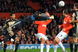 Hai đội bóng thành Man trước nguy cơ bị loại