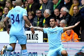 Man City chơi tennis tại Carrow Road 