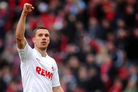 Mùa sau, Podolski sẽ khoác áo Arsenal