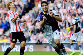 Suarez giúp Liverpool đánh bại Sunderland