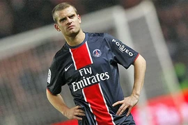 Trổ tài dự đoán, cựu sao Pháp bị treo giò ba tháng