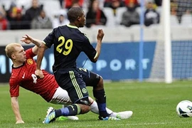 MU thoát thua nhờ "bản hợp đồng hớ" Bebe