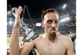 Ribery mở quán hút Shisha 