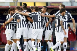 "Bà đầm già" tạm thời trở lại ngôi đầu 