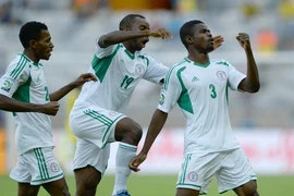 "Đại bàng xanh" bay lên ngôi đầu