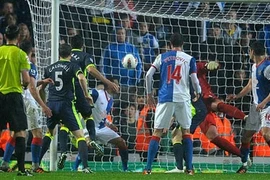 Wigan cán đích an toàn