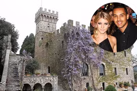 Walcott tổ chức đám cưới theo nếp sống mới