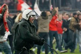 Đức nâng án phạt dành cho các hooligan