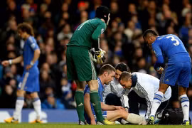 Cahill chấn thương, hàng thủ Tam Sư “rách” tả tơi