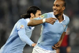 Thắng Cagliari, Lazio lên nhì bảng Serie A