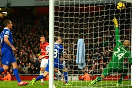Arsenal bị Everton ngáng chân
