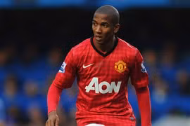 Quỷ đỏ mất Ashley Young đến hết mùa