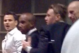 Sao Aston Villa say xỉn làm loạn hộp đêm