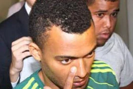 Một cầu thủ bị "tẩn" vì chơi tồi