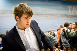 Kỳ thủ 22 tuổi phá kỷ lục của 'vua cờ' Kasparov