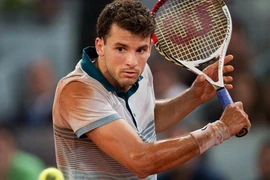 "Tiểu Federer" gây sốc tại Madrid Open khi "làm nhục" Djokovic