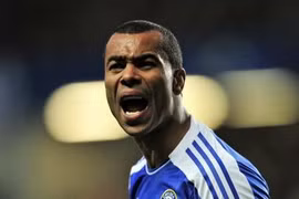 Chelsea không còn mặn mà với Ashley Cole?