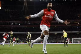 Henry trở lại giúp Arsenal vào vòng 4 FA Cup