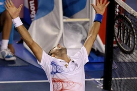 Djokovic vất vả vượt qua Murray để đối mặt với Nadal