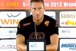 Chó của Totti nổi tiếng hơn cả chủ 