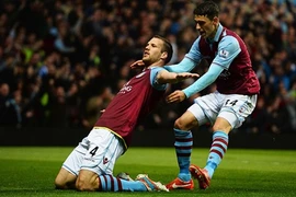 Đại thắng Sunderland, Aston Villa tràn đầy hi vọng trụ hạng