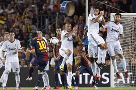 Barca hạ gục Real Madrid trong “bữa tiệc” bàn thắng