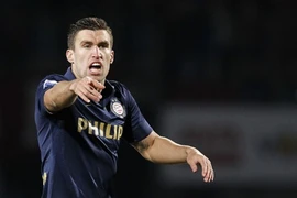 Man Utd chốt xong vụ Strootman!